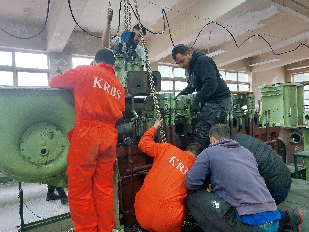 Read more about the article ПОДГОТОВКАТА НА БЪДЕЩИТЕ КОРАБНИ МЕХАНИЦИ